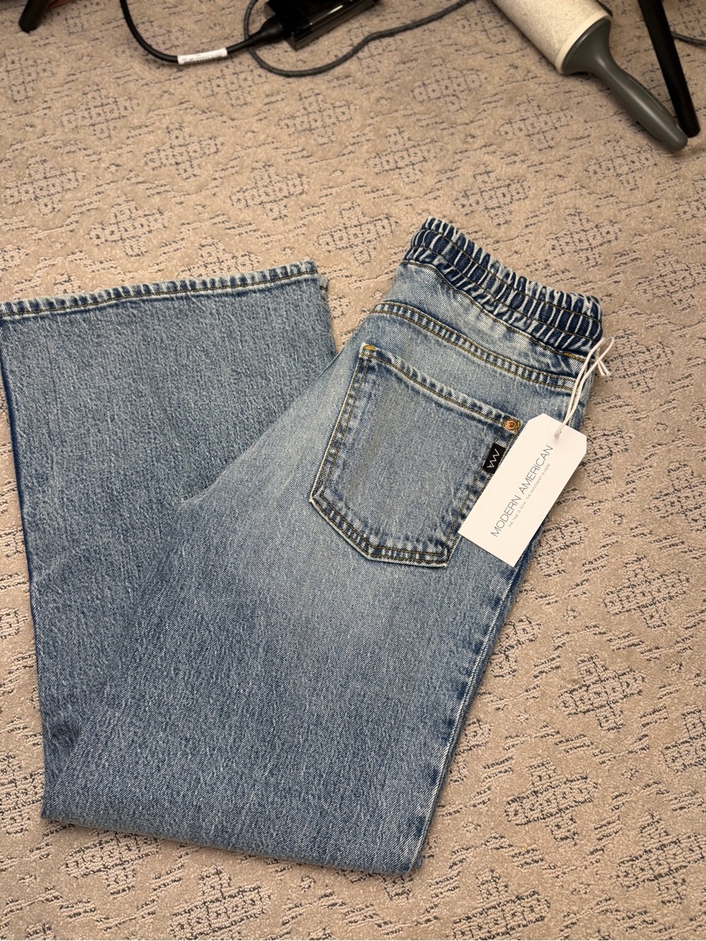 Modern American Light Blue Wide Leg Jeans with Elastic Waist size 25